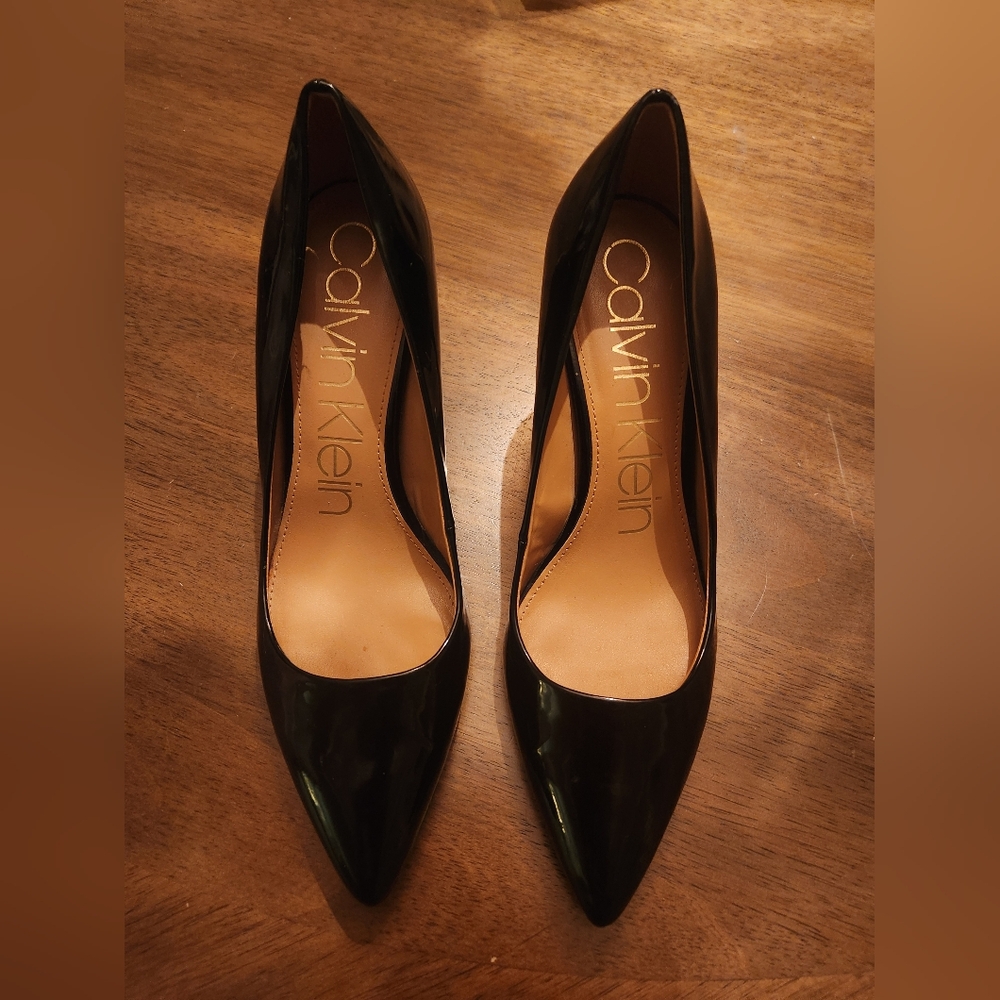 Calvin Klein Women's Black Pumps Size 10